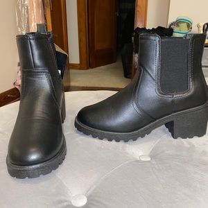 Forever 21 black boots